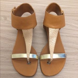 NEW Enzo Angiolini camel brown & gold sandals